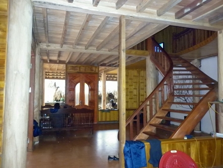 Bên trong nhà sàn cây 59 đẹp, đầy đủ